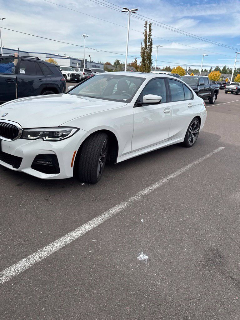 Used 2020 BMW 330i Sedan w/ M Sport Package RWD image 12