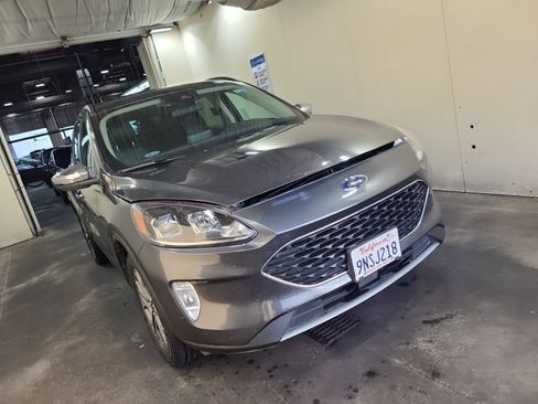 Used 2020 Ford Escape SEL image 2