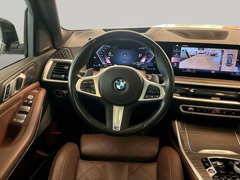 Used 2023 BMW X7 xDrive40i w/ M Sport Package AWD/4WD image 17