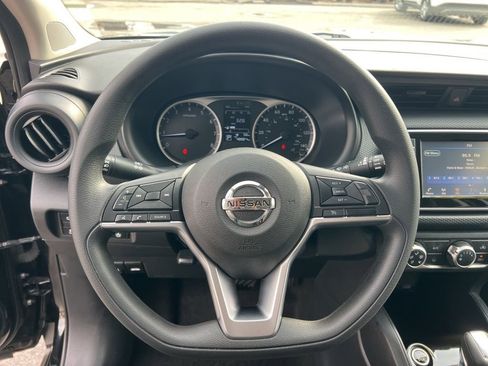 Used 2021 Nissan Kicks S FWD image 14