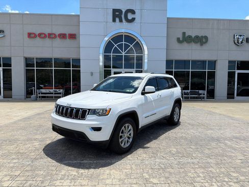 Used 2021 Jeep Grand Cherokee Laredo AWD/4WD image 4