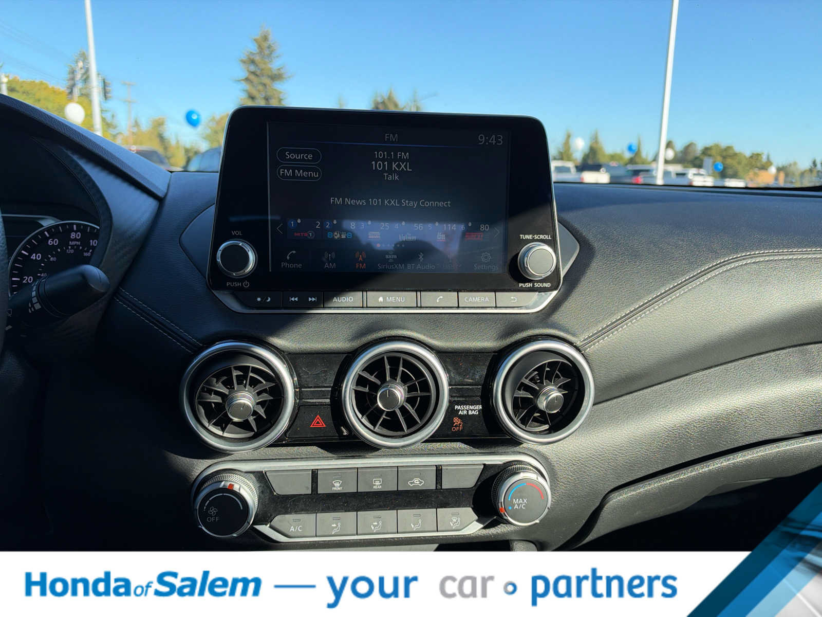 Used 2024 Nissan Sentra SV FWD image 16