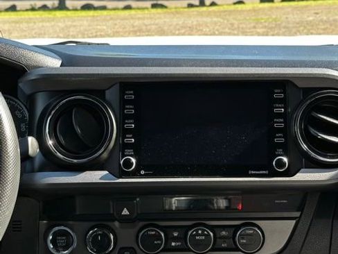 Used 2021 Toyota Tacoma TRD Off-Road AWD/4WD image 26