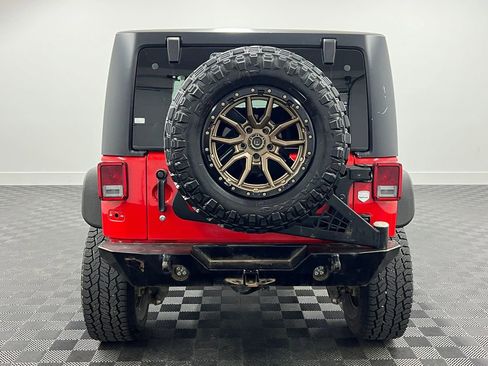 Used 2016 Jeep Wrangler Sahara w/ Connectivity Group AWD/4WD image 9