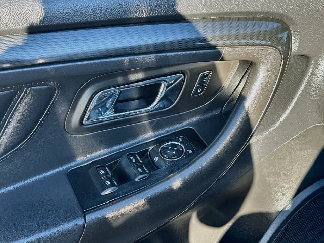 Used 2015 Ford Taurus SHO w/ Equipment Group 401A AWD/4WD image 17