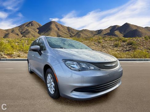 Used 2020 Chrysler Voyager Lxi FWD image 5