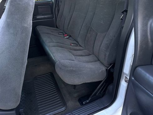 Used 2003 Chevrolet Silverado 2500 LS AWD/4WD image 31