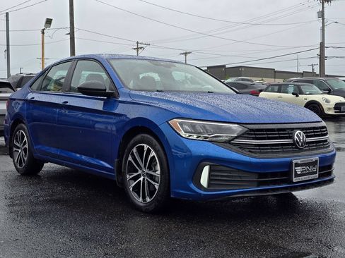 Used 2024 Volkswagen Jetta Sport FWD image 4