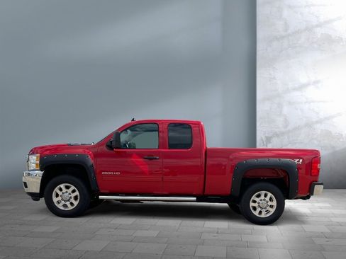 Used 2013 Chevrolet Silverado 2500 LT w/ Interior Plus Package AWD/4WD image 3