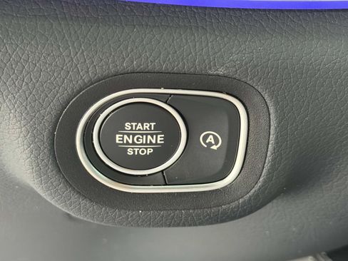 Certified 2025 Mercedes-Benz GLS 450 4MATIC image 30
