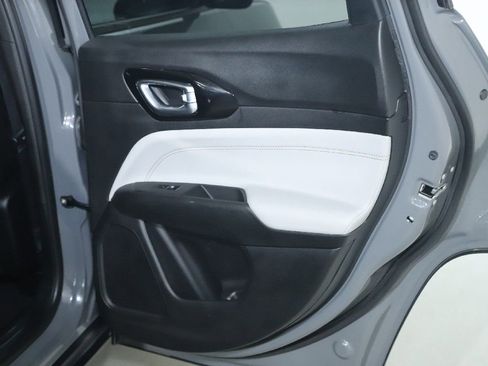 Used 2023 Jeep Compass Limited AWD/4WD image 31