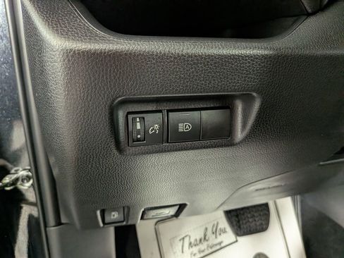 Used 2025 Toyota RAV4 XLE image 18