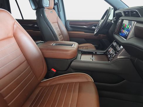 Used 2023 GMC Yukon Denali Ultimate AWD/4WD image 10