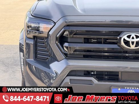 Used 2026 Toyota Tacoma SR image 5