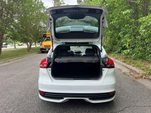 Used 2016 Ford Focus ST FWD image 7