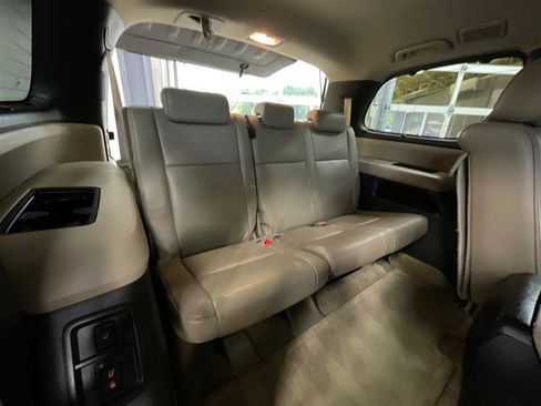 Used 2008 Toyota Sequoia Platinum w/ Cold Area Pkg AWD/4WD image 33