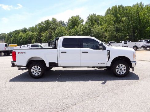 Used 2024 Ford F250 XLT w/ FX4 Off-Road Package AWD/4WD image 9