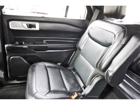Used 2020 Ford Explorer Limited image 11