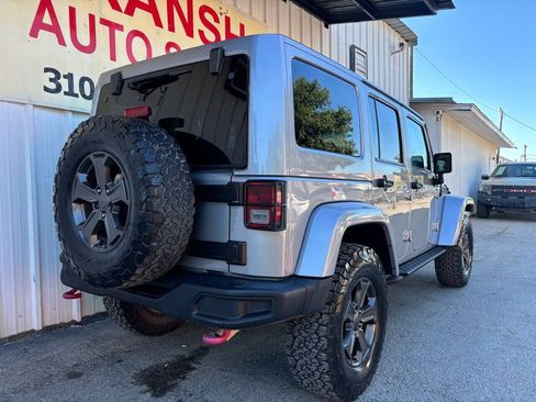 Used 2018 Jeep Wrangler Unlimited Rubicon AWD/4WD image 13