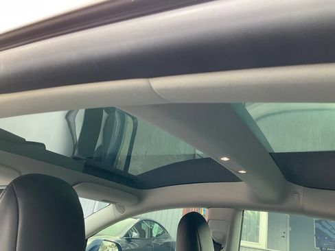 Used 2022 Tesla Model 3 RWD image 32