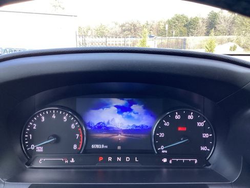 Used 2022 Ford Explorer XLT image 8