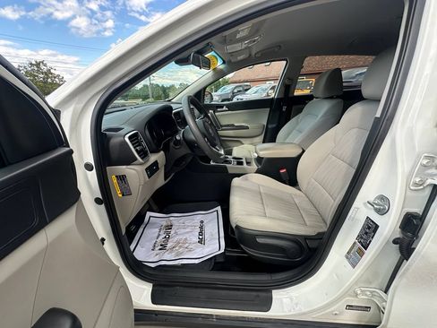 Used 2020 Kia Sportage LX AWD/4WD image 9