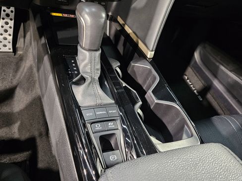 Used 2025 Toyota Camry XSE FWD image 33
