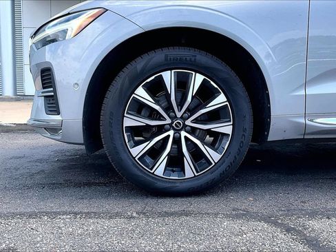 Used 2023 Volvo XC60 B5 Plus AWD/4WD image 4