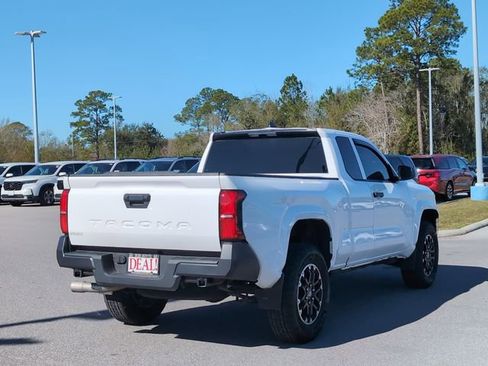 Used 2025 Toyota Tacoma SR image 3