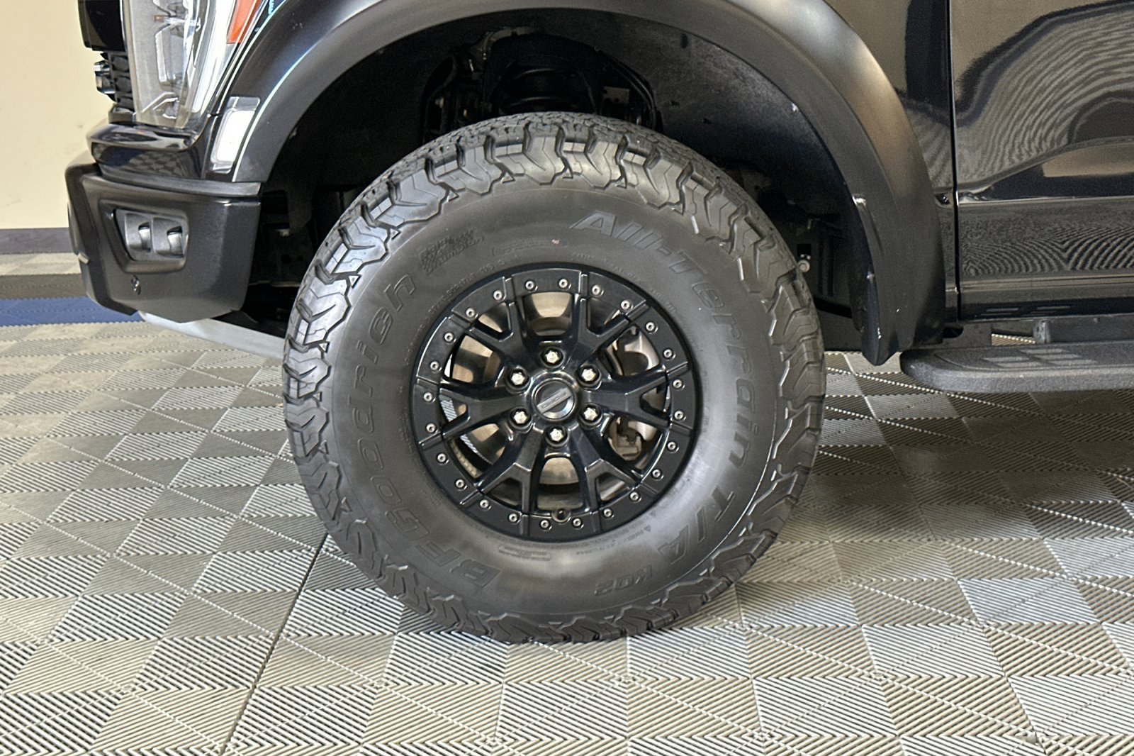 Used 2023 Ford F150 Raptor w/ Equipment Group 802A Raptor R AWD/4WD image 45