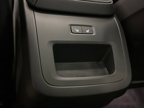 Certified 2023 Volvo XC60 B5 Plus w/ Climate Package image 28