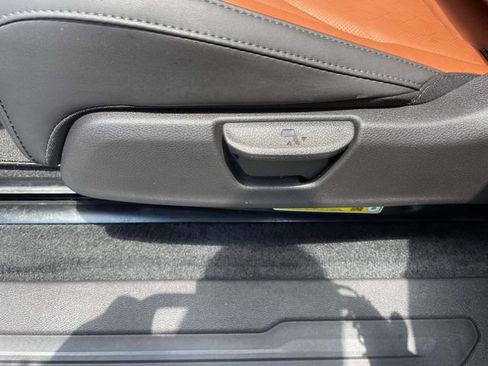 Certified 2026 Kia Carnival EX FWD image 16