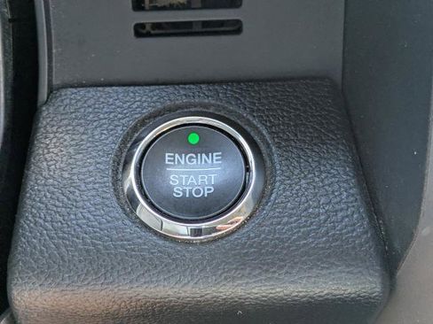 Used 2019 Ford F250 Lariat w/ Lariat Ultimate Package AWD/4WD image 34