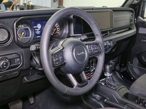 Used 2026 Jeep Gladiator Rubicon AWD/4WD image 23