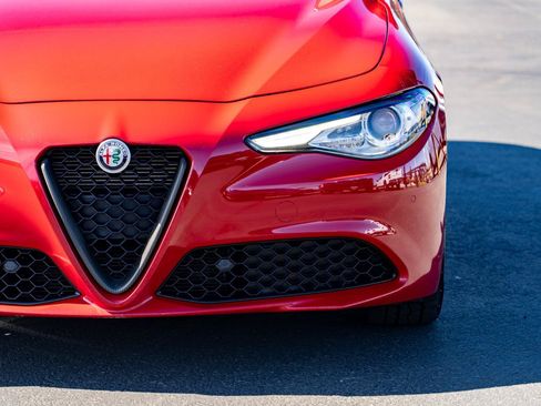 Used 2020 Alfa Romeo Giulia Ti AWD/4WD image 5