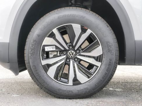 New 2026 Volkswagen Atlas Cross Sport SE image 19