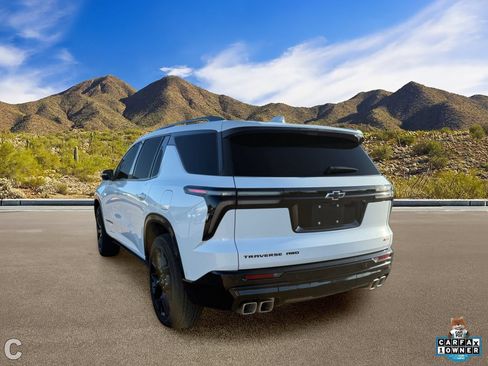 Used 2026 Chevrolet Traverse RS AWD/4WD image 3