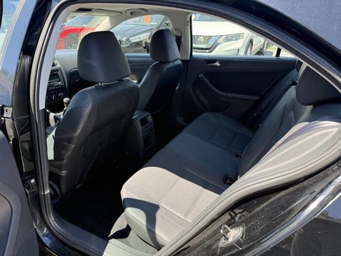 Used 2012 Volkswagen Jetta SE FWD image 15