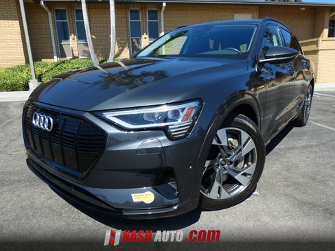 Used 2021 Audi e-tron Premium w/ Convenience Plus Package AWD/4WD image 15