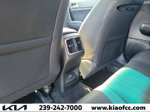 Used 2018 Kia Sportage LX FWD image 12
