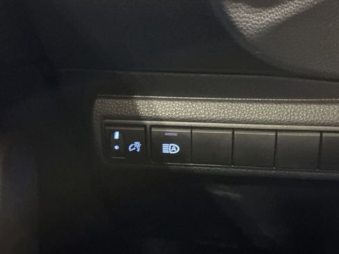 Used 2022 Toyota Corolla LE FWD image 18