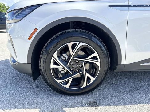 New 2026 Lincoln Nautilus Premier image 10