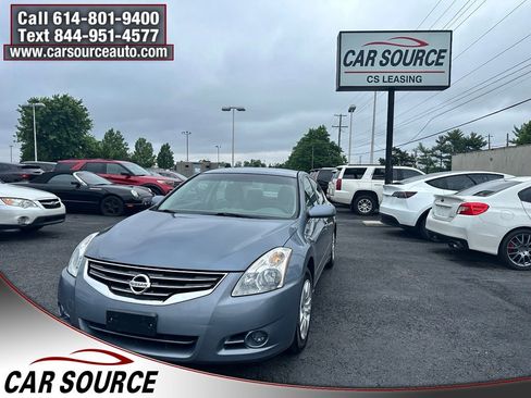 Used 2010 Nissan Altima 2.5 S FWD image 1