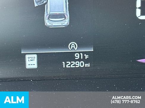 Used 2025 Kia Soul LX w/ LX Technology Package FWD image 32