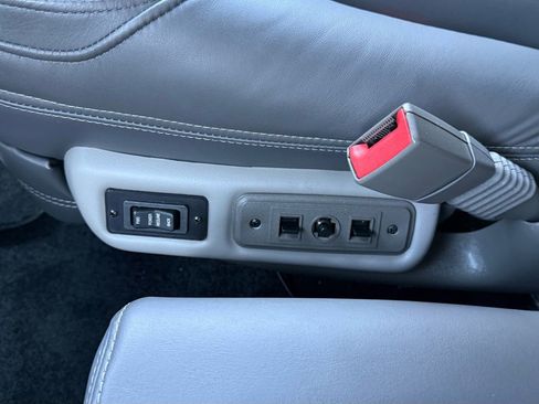 Used 2023 Chevrolet Express 2500 image 45