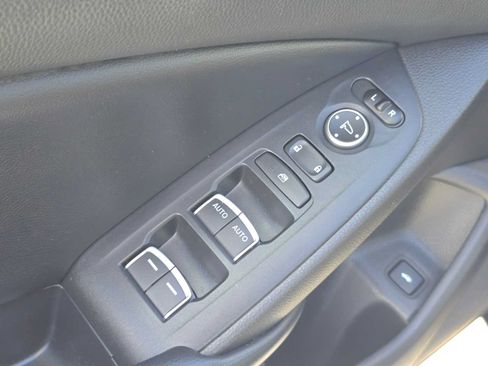 Used 2018 Honda Accord LX image 23