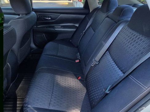 Used 2016 Nissan Altima 2.5 S w/ Power Driver Seat Package FWD image 9