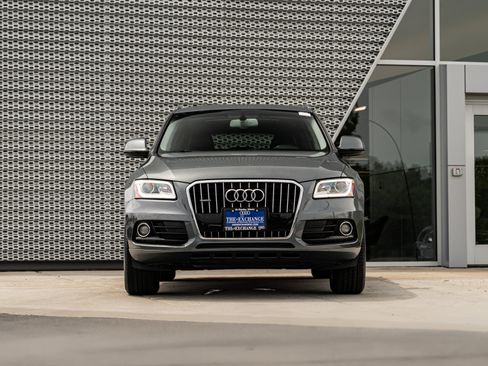 Used 2016 Audi Q5 2.0T Premium Plus w/ Technology Package AWD/4WD image 32