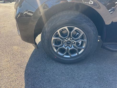 New 2026 Ford Expedition Active image 9