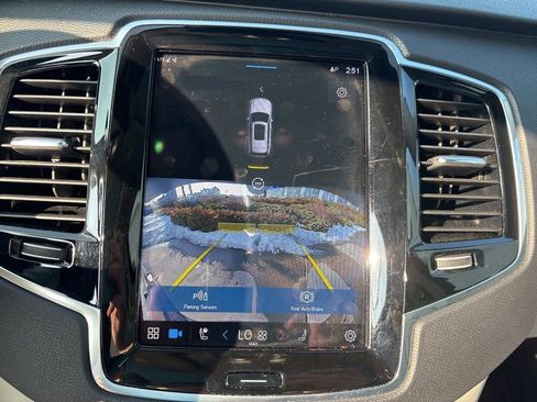 Certified 2023 Volvo XC90 B5 Plus image 24